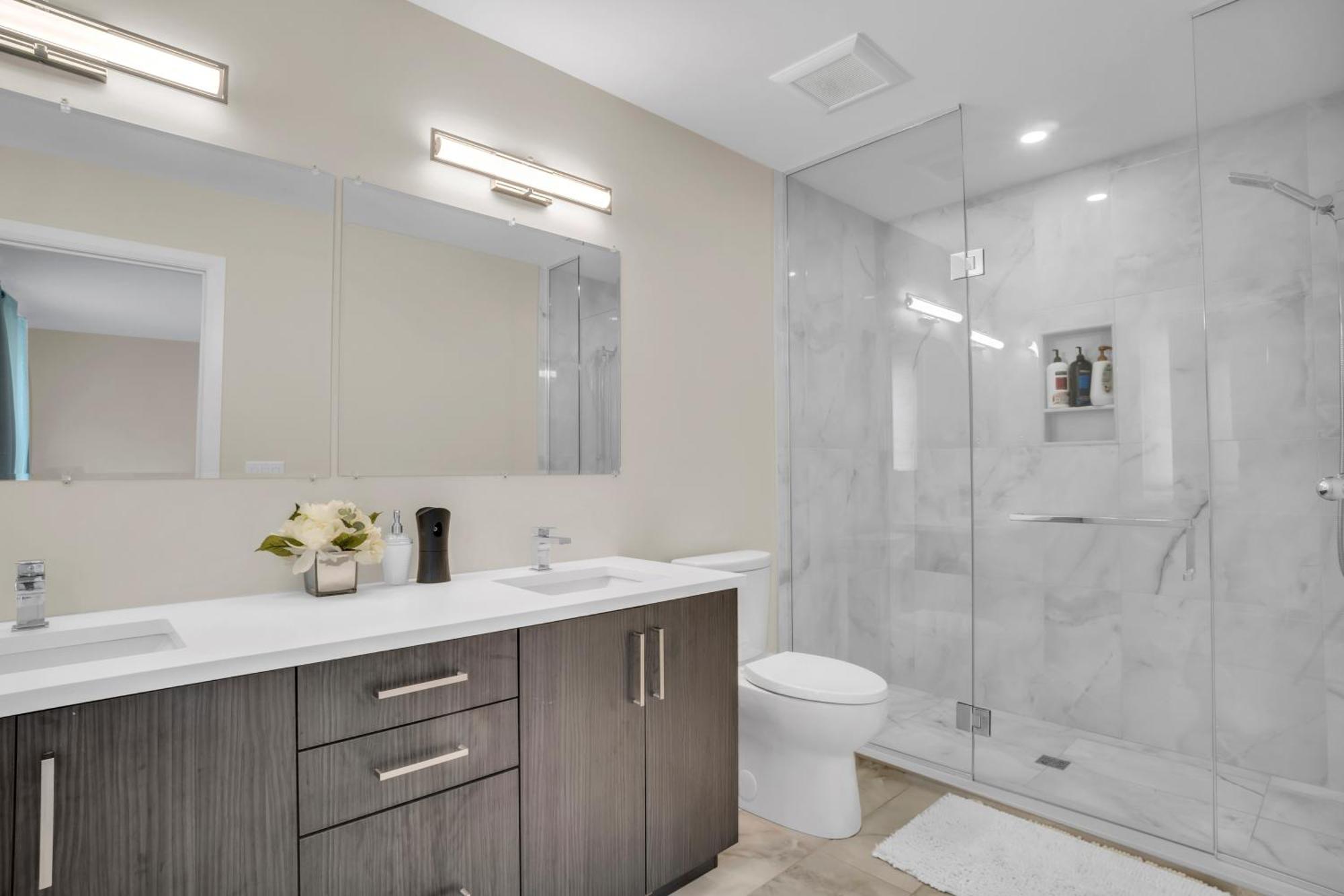 Apartment Luxury 3 Bdr Townhouse /garage Niagara Falls